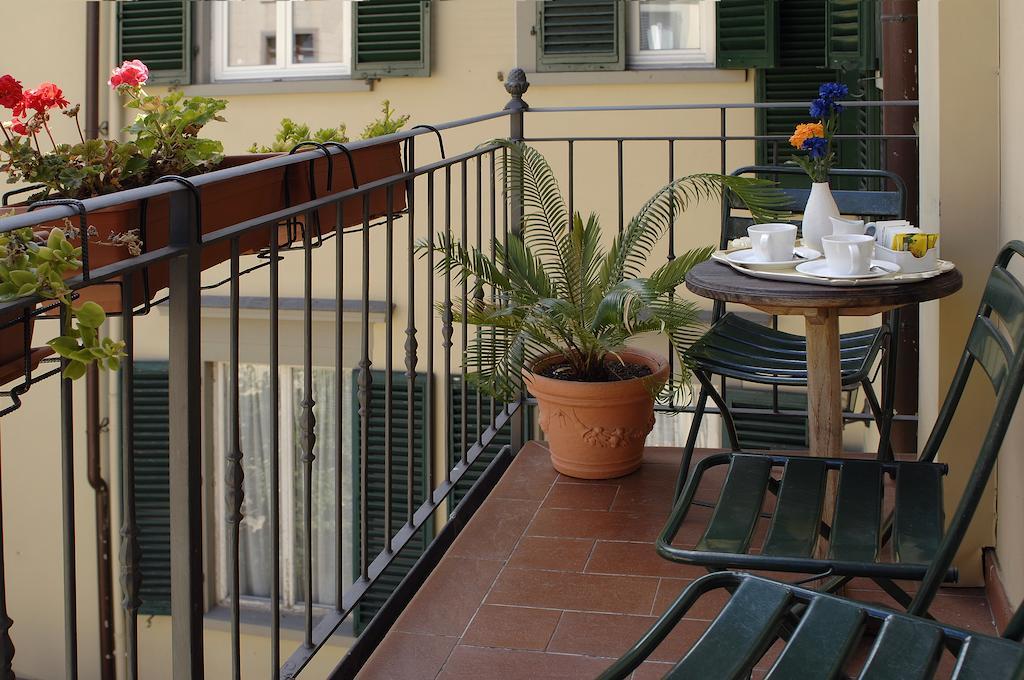 Relais Dante E Beatrice Bed and Breakfast Florens Exteriör bild